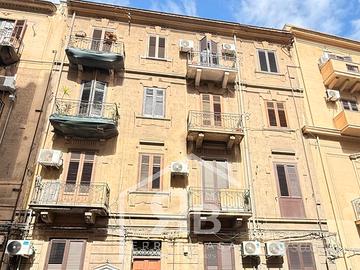 4 vani - zona cappuccini / pitre'