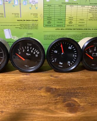 Lotto 4 strumenti Auto VDO per cruscotto o plancia