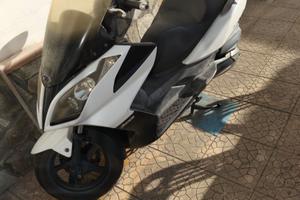 Kymco Downtown 300