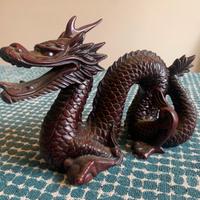 Statuetta in resina drago rosso cinese