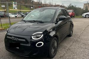 Fiat 500 e elettrica ICON  km 6400 batteria 42kw