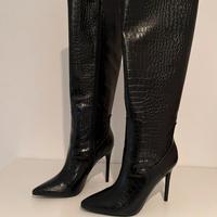 Stivale in pelle con tacco