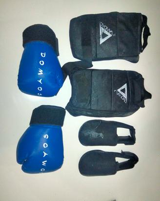 set guanti boxe e paratibie usati