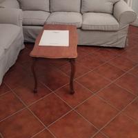 divano 3 posti e tavolino a 100€