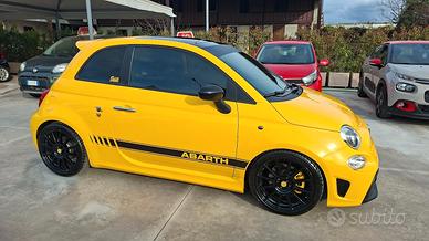 Abarth 595 1.4 Turbo T-Jet 165 CV con tetto apribi