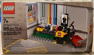 Lego 5005358 - Minifigure Factory Fabbrica Minifig