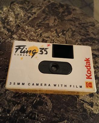 Macchina fotografica FLING 35 + rullino anni 80