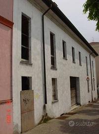 Immobile in asta di 2149 m² con 1 locale a Valenza