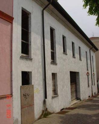 Immobile in asta di 2149 m² con 1 locale a Valenza