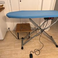 Asse da stiro riscaldato e aspirante