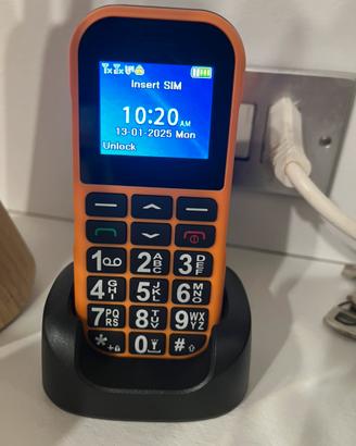 Telefono con SIm x “ Anziani”