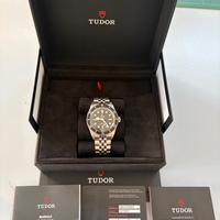 Tudor Black Bay 41 nero