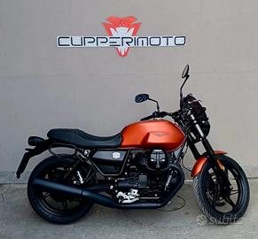 Moto Guzzi V7 stone