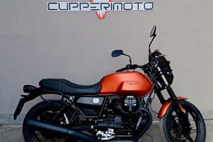 Moto Guzzi V7 stone