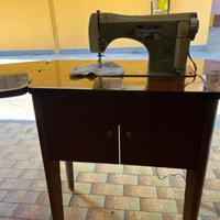 Macchina da cucire Necchi supernova