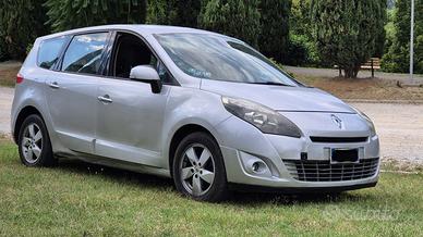 Renault grand scenic 2011