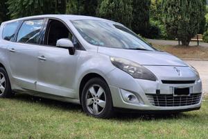 Renault grand scenic 2011