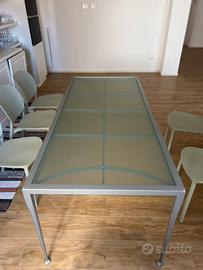 Tavolo Baleri in cristallo opaco e alluminio