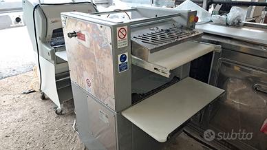 Formatrice pane  MFITALY 2 Cilindri .  Mai usata