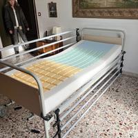 Letto anticaduta con sponde