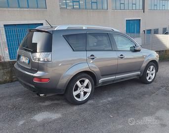 Mitsubishi Outlander 2.0 DI-D instyle