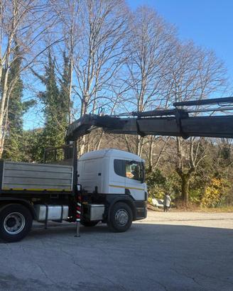 autocarro scania 124 L