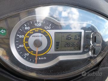 scooter Peugeot tweet 125