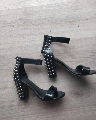 Scarpe con borchie numero 39