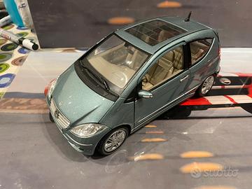 Modellino Mercedes classe A scala 1/18  burago