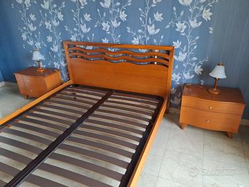 Letto con rete + 2 comodini + specchiera