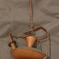 antica/vecchia lampada ad olio 