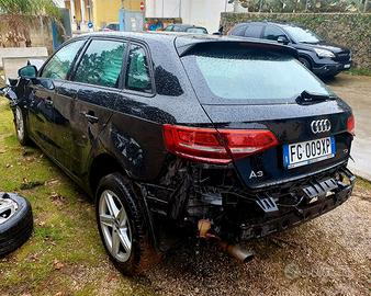 Audi A3 1.6 dti  Sportback Automatica incidentata