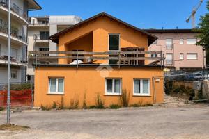 VILLA SINGOLA A L'AQUILA