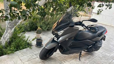 Yamaha X-Max 400 