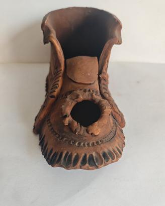 Scarpa in terracotta ornamentale 
