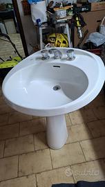 lavandino bagno con colonna