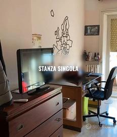LIBIA STANZA SiNGOLA ARREDATA E BEN COLLEGATA