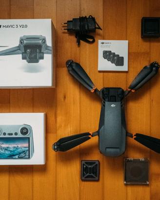 DJI Mavic 3 Combo + DJI RC + Accessori