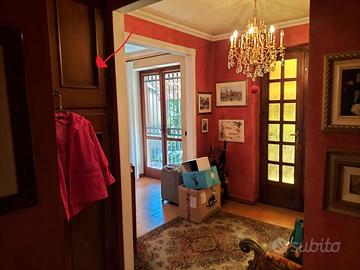 Armadio a muro in legno