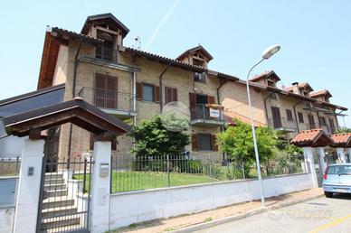VILLA A SCHIERA A BRANDIZZO