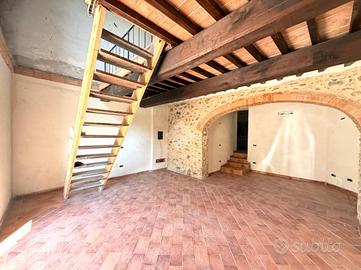 CASA SEMINDIPENDENTE A MONTECATINI-TERME