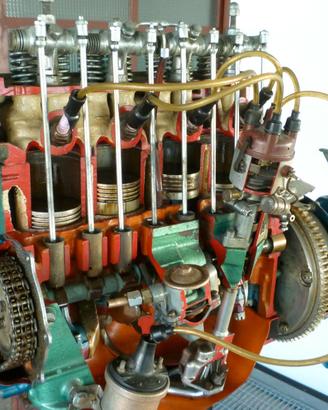 spaccato motore auto didattico collezionistico