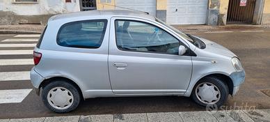 yaris 2002