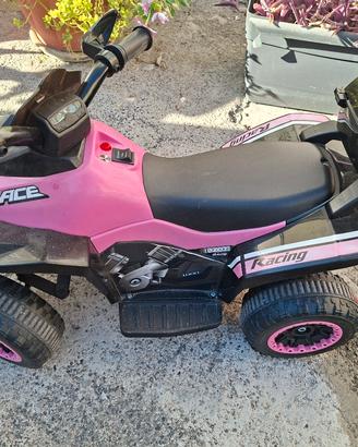 Quad per bambini funzionante.