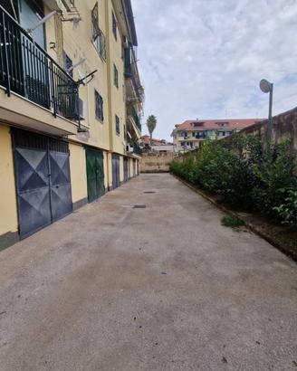 Box / Garage di 25 m² a Giugliano in Campania