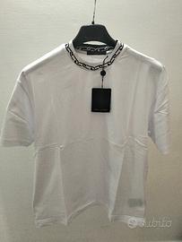 T-Shirt LV uomo varie taglie disponibili.