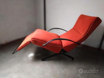 Poltrona "Tecno P40” di Osvaldo Borsani