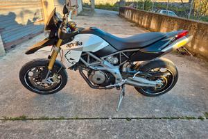 Aprilia dorsoduro 