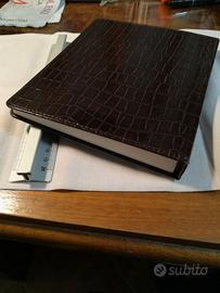 Lampada a forma di libro senza fili