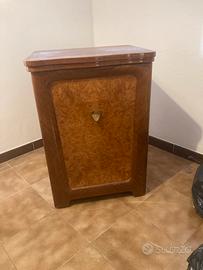 Macchine da cucire con mobile
